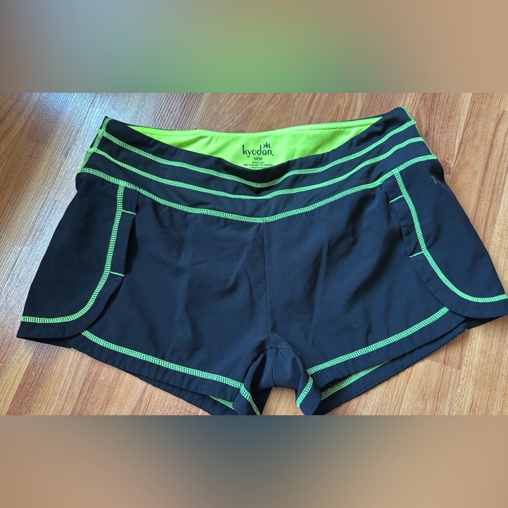 Kyodan Women's Black and Green Shorts
